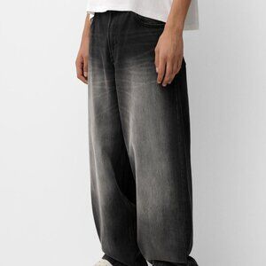 NWT Bershka Super Baggy Jeans (sz 28)